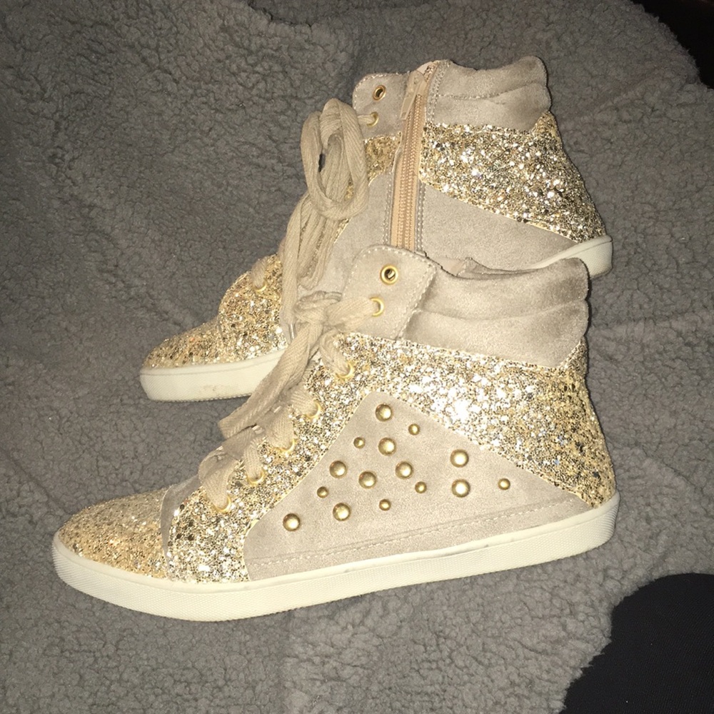 Perfect condition-  Suede and gold sequin Shoe